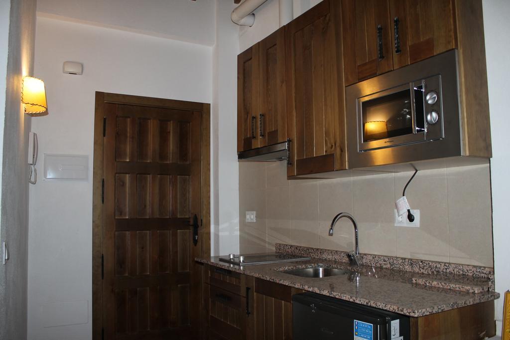 Apartamentos Real Fabrica Hojalata Júzcar Pokoj fotografie
