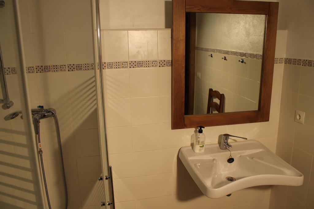 Apartamentos Real Fabrica Hojalata Júzcar Pokoj fotografie